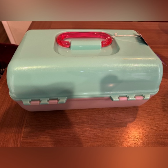 Caboodle new with tag - Picture 2 of 5